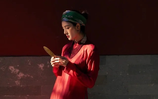 việt phục du xuân
